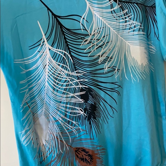 NWOT Cold shoulder shirt!!! Size small beautiful!! - Picture 3 of 10